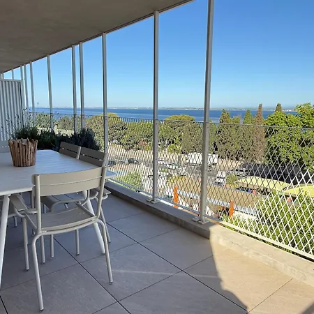 Elegant T2 Avec Terrasse A Sete, Parking Securise - Fr-1-338-627