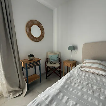 Apartment Elegant T2 Avec Terrasse A Sete, Parking Securise - Fr-1-338-627
