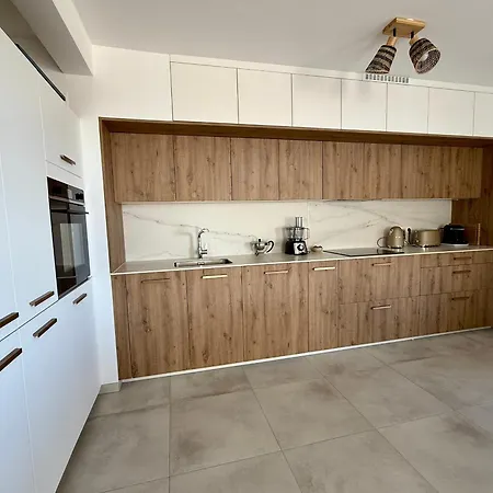 Apartment Elegant T2 Avec Terrasse A Sete, Parking Securise - Fr-1-338-627 Sete