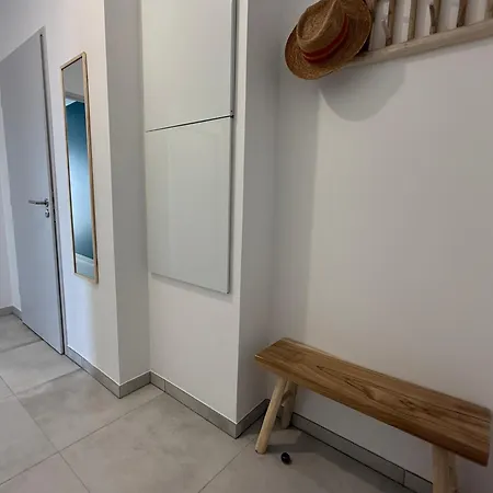 Elegant T2 Avec Terrasse A Sete, Parking Securise - Fr-1-338-627 * Sete