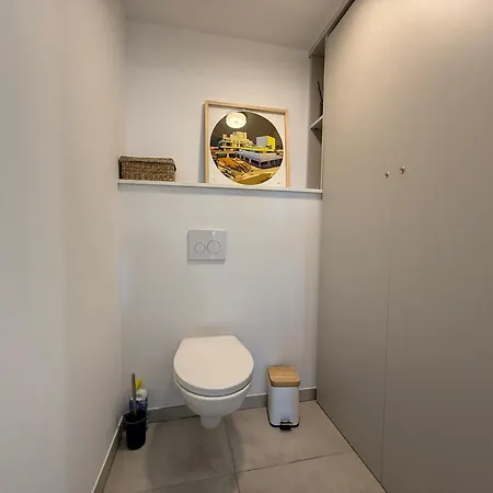 Apartment Elegant T2 Avec Terrasse A Sete, Parking Securise - Fr-1-338-627